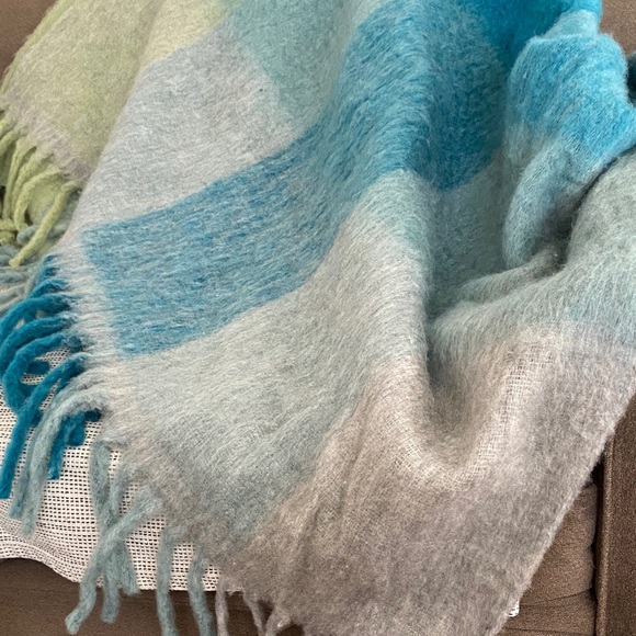 Tahari checkered Aqua , creen and Gray foux mohair  Throw Blanket %10 wool - Picture 1 of 6